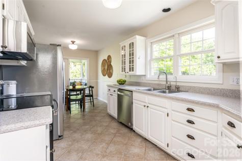 5 Mallory Meadows Court Arden NC 28704