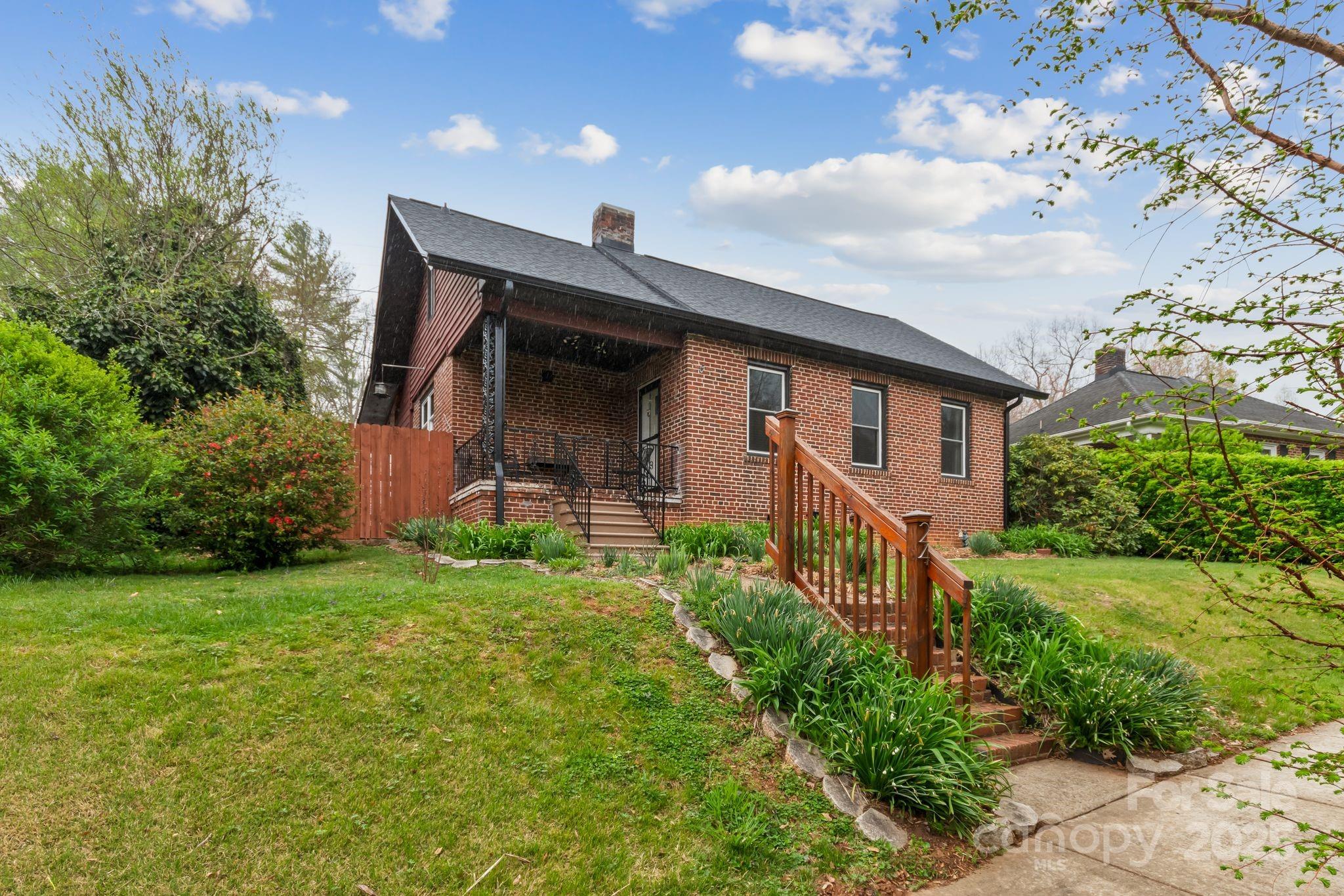 24 Enka Orchard Street Candler NC 28715