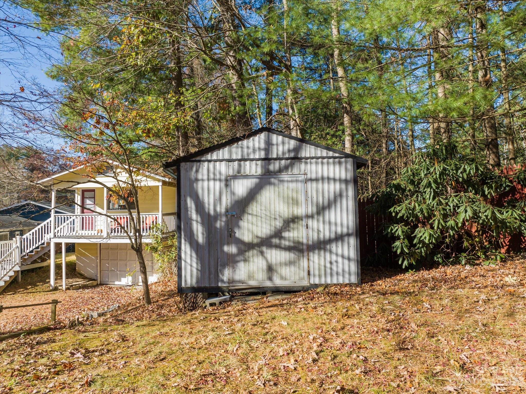 1018 Mountain View Street Hendersonville NC 28739