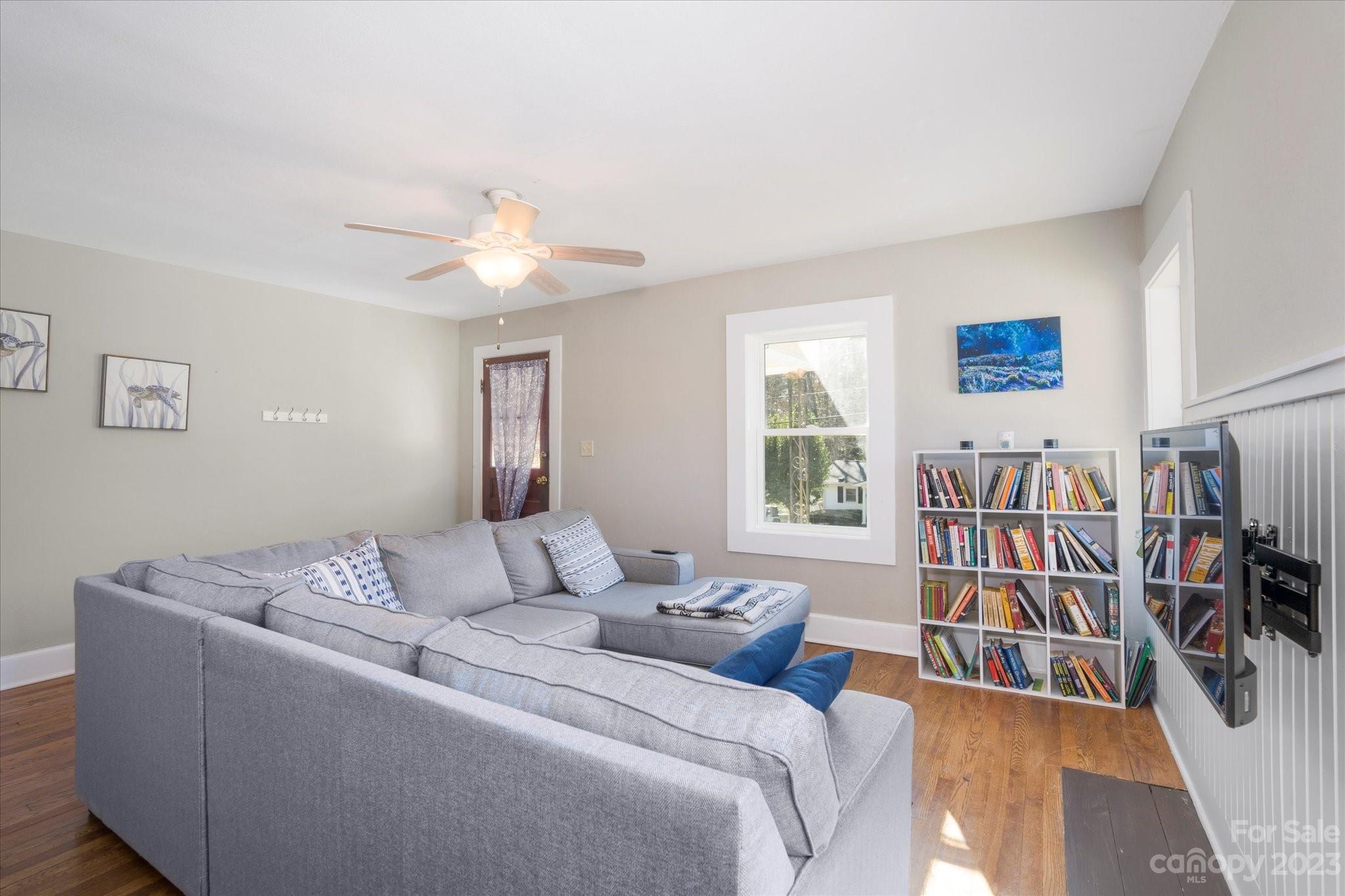 1018 Mountain View Street Hendersonville NC 28739