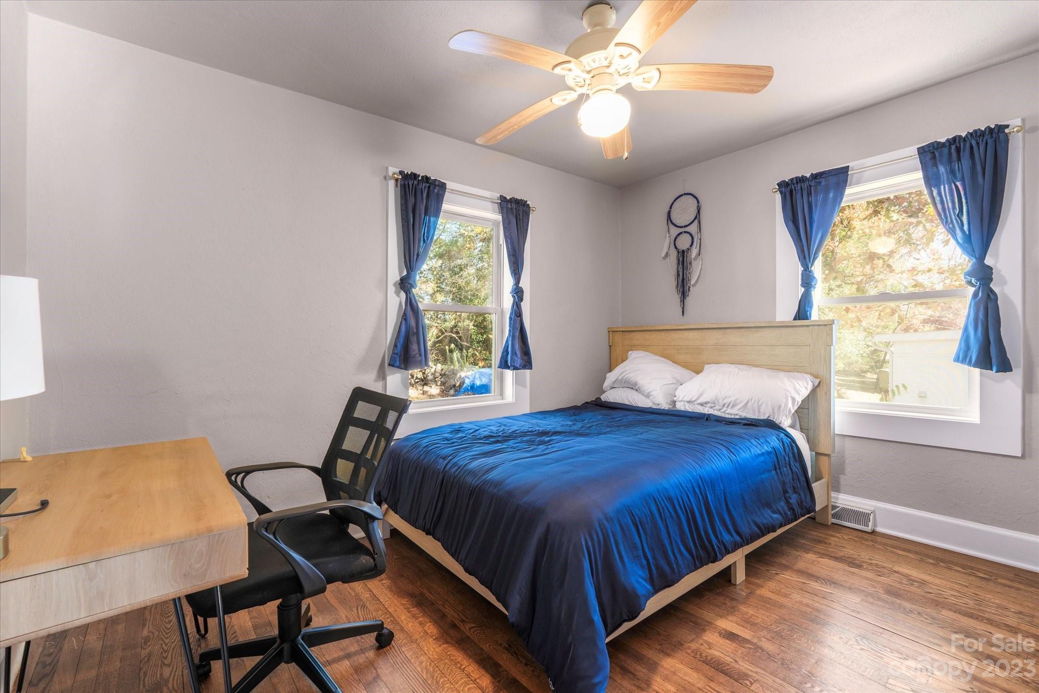 1018 Mountain View Street Hendersonville NC 28739