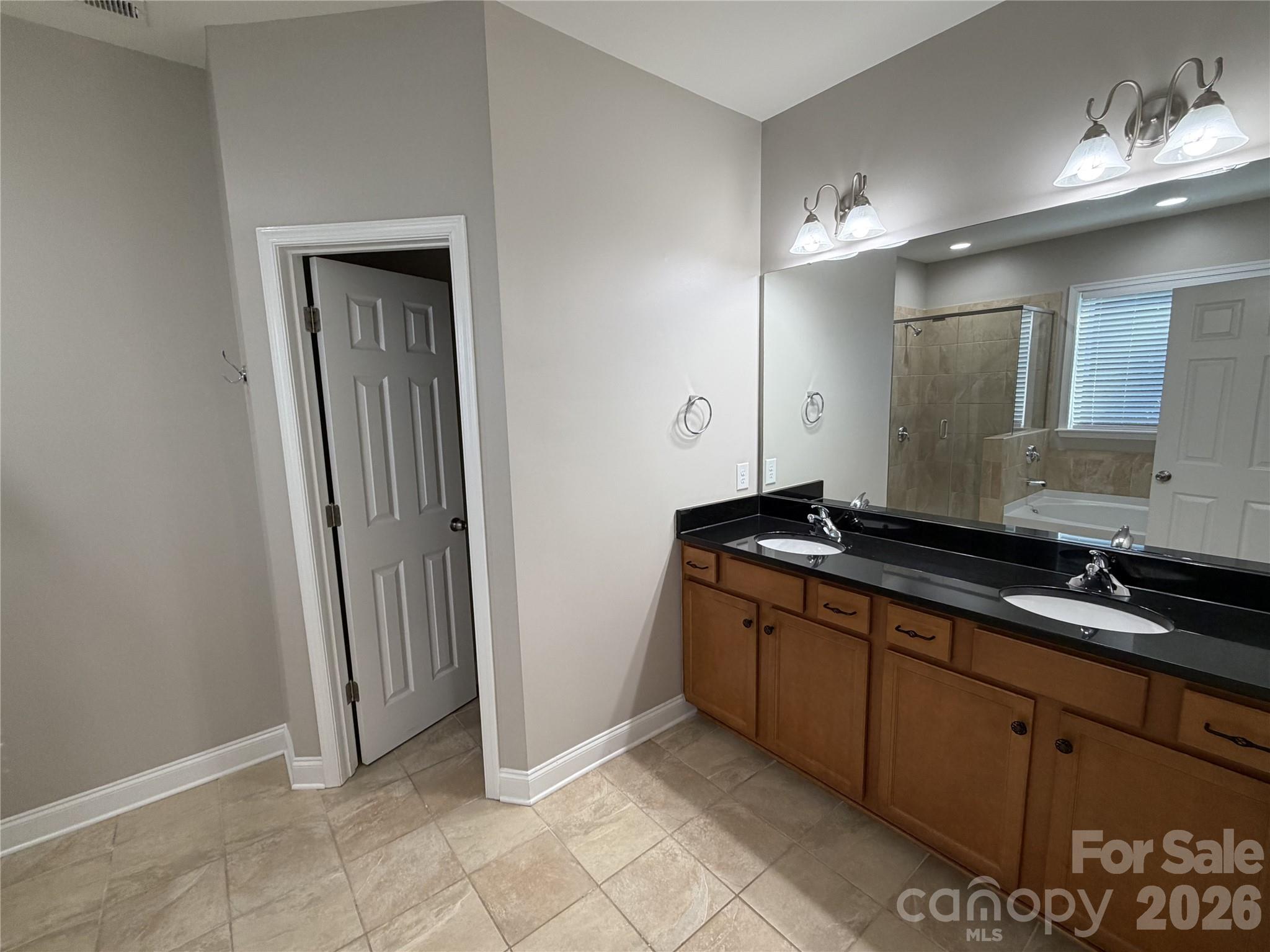 10313 Woodview Circle Charlotte NC 28277