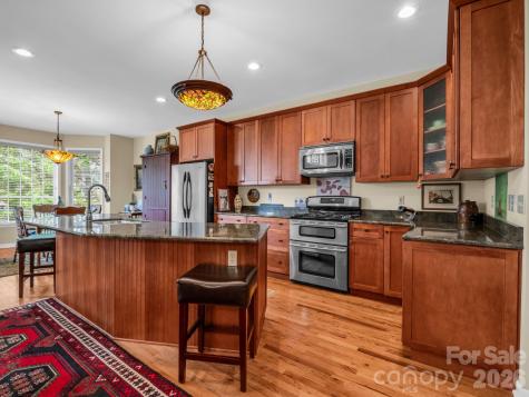 21 Kanuga Forest Drive Hendersonville NC 28739