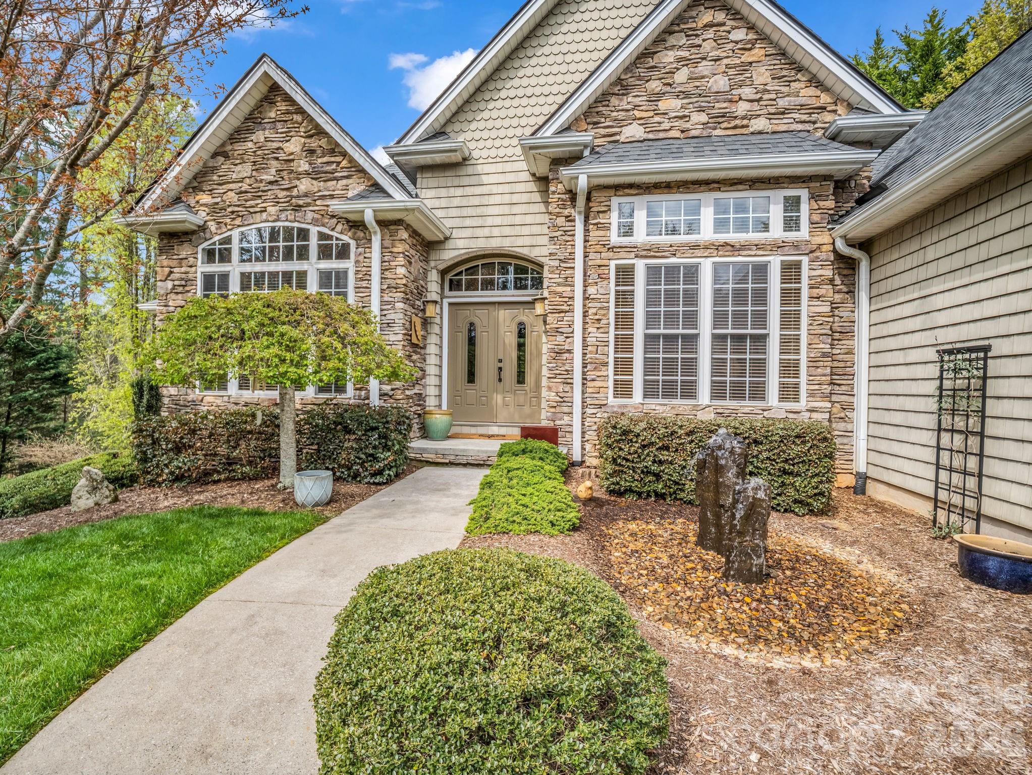 21 Kanuga Forest Drive Hendersonville NC 28739