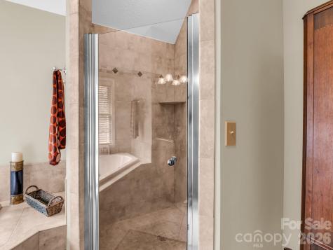 21 Kanuga Forest Drive Hendersonville NC 28739
