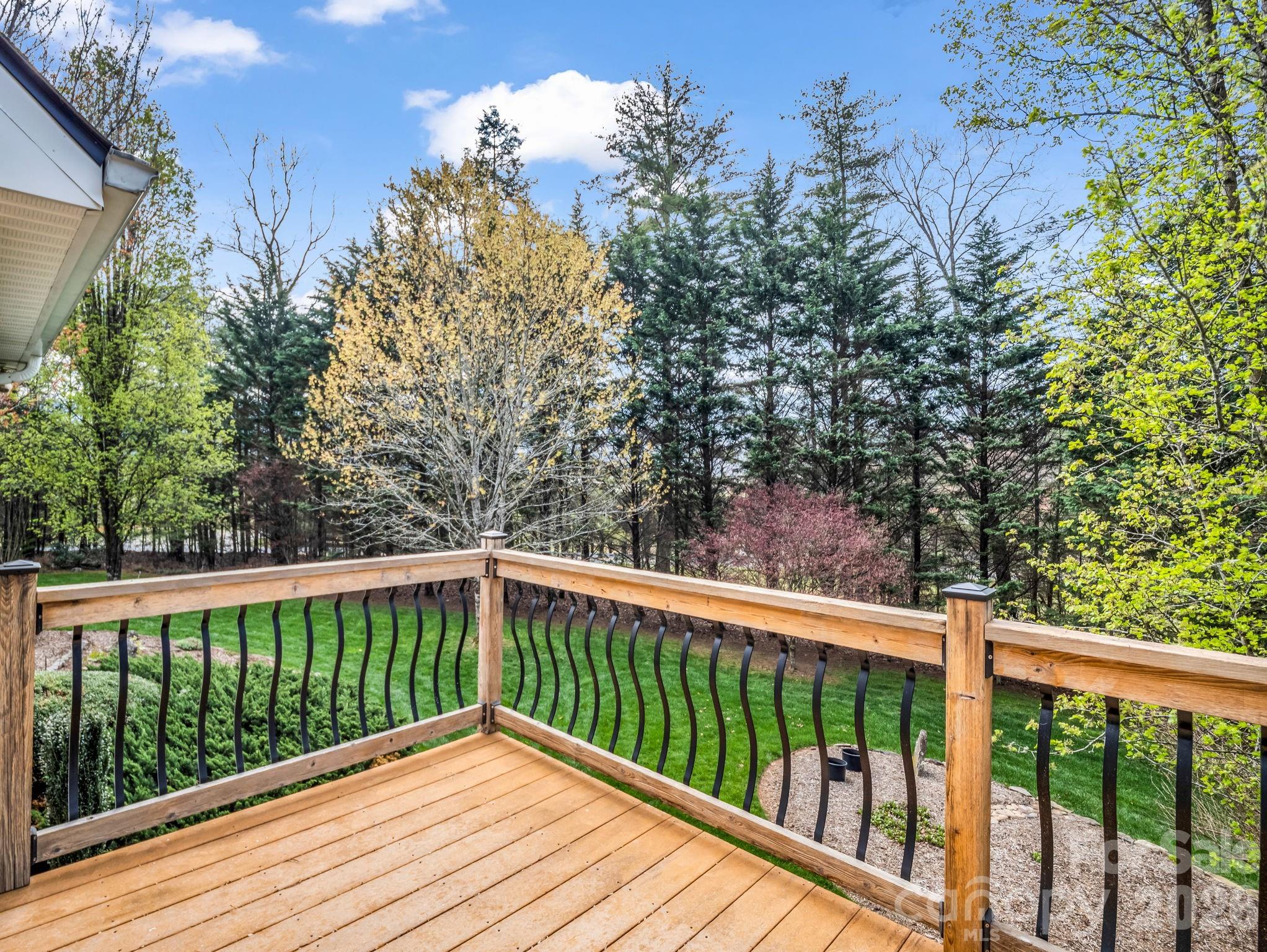 21 Kanuga Forest Drive Hendersonville NC 28739