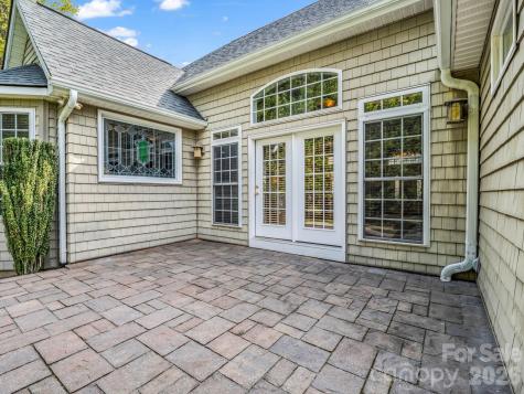 21 Kanuga Forest Drive Hendersonville NC 28739