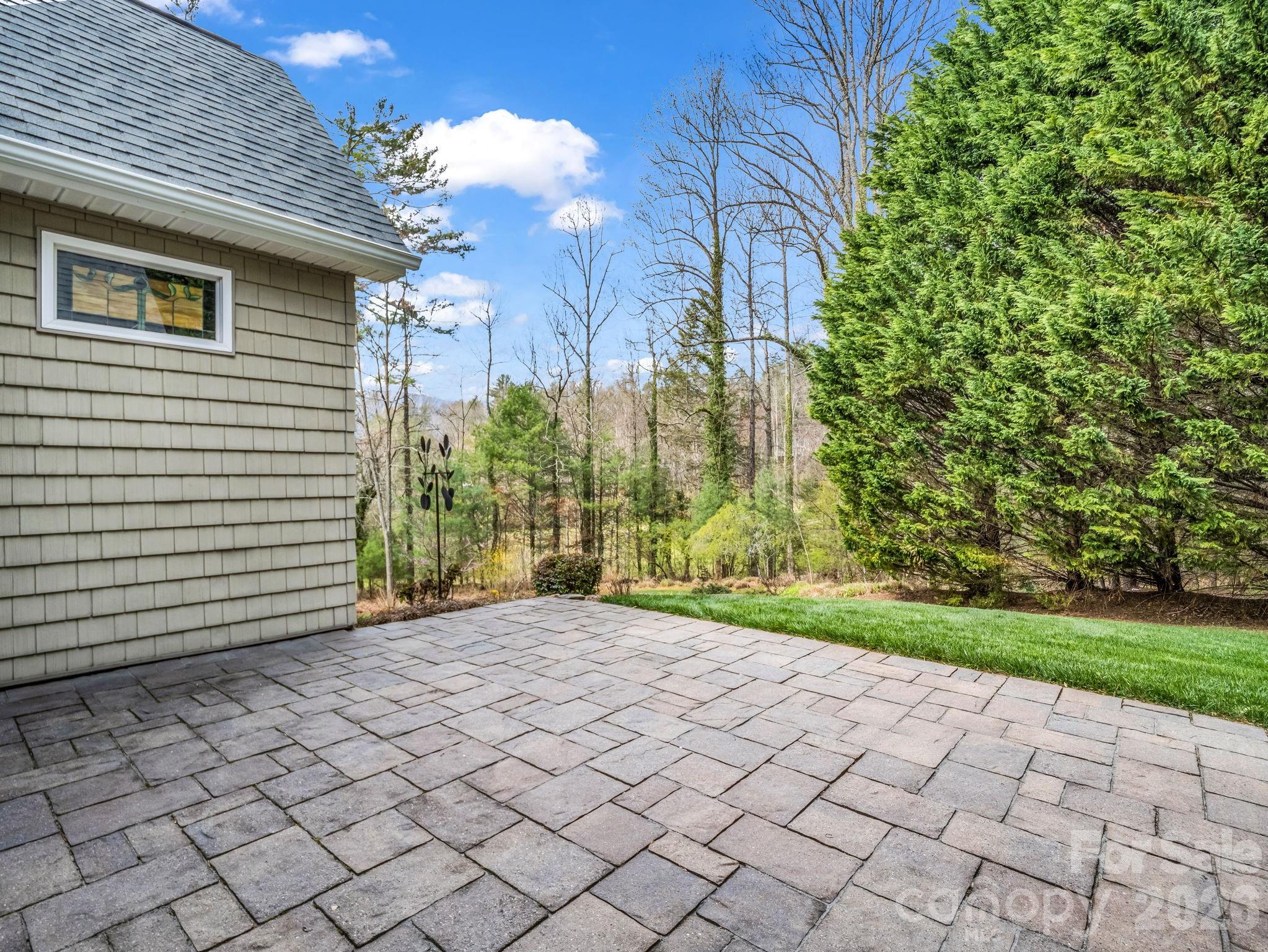 21 Kanuga Forest Drive Hendersonville NC 28739