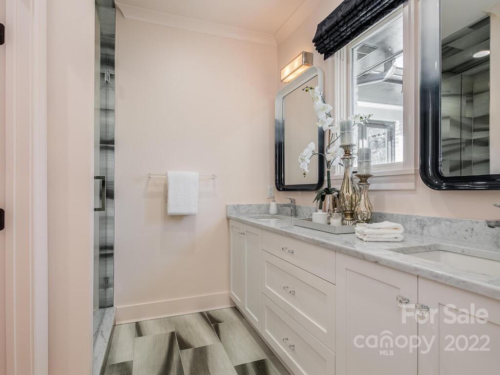5031 Parview Drive S Charlotte NC 28226