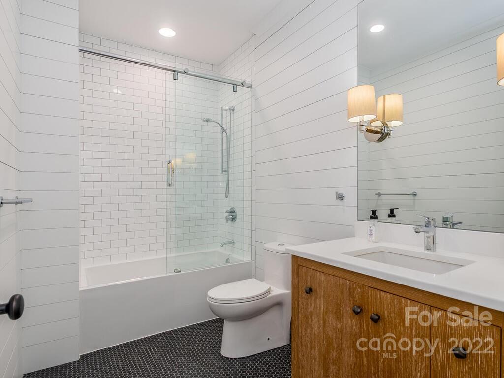5031 Parview Drive S Charlotte NC 28226