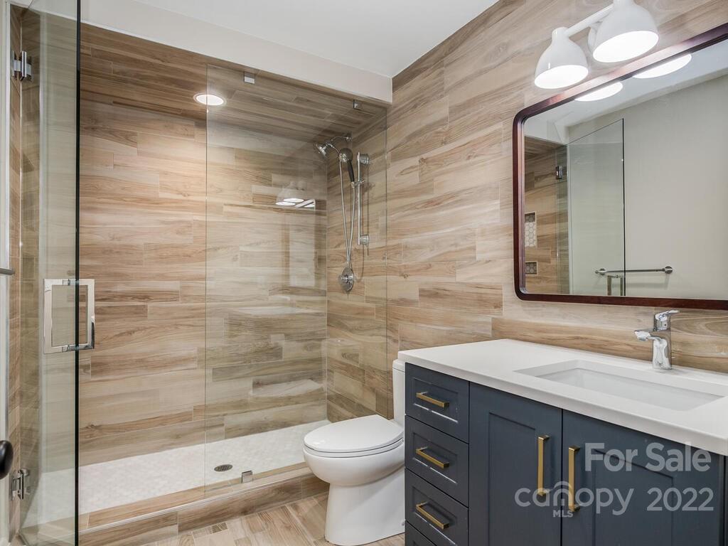 5031 Parview Drive S Charlotte NC 28226