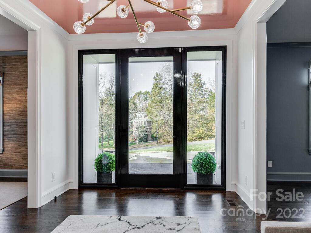 5031 Parview Drive S Charlotte NC 28226