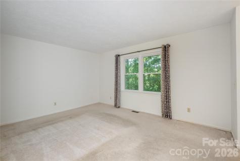 4 Galax Lane Hendersonville NC 28791