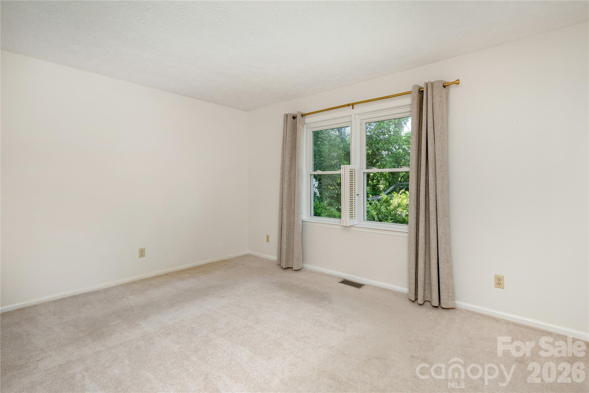 4 Galax Lane Hendersonville NC 28791