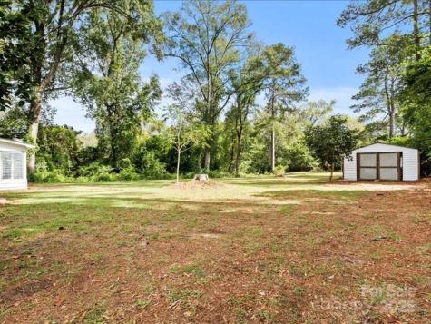 37 Lynn Avenue Cheraw SC 29520
