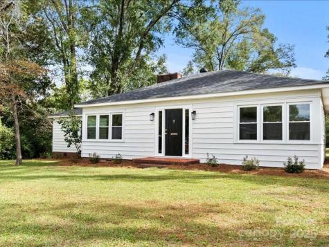 37 Lynn Avenue Cheraw SC 29520