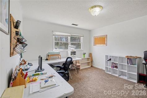 3904 Riverdale Road Greensboro NC 27406