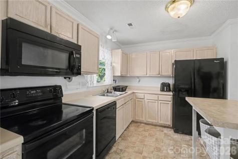 3904 Riverdale Road Greensboro NC 27406