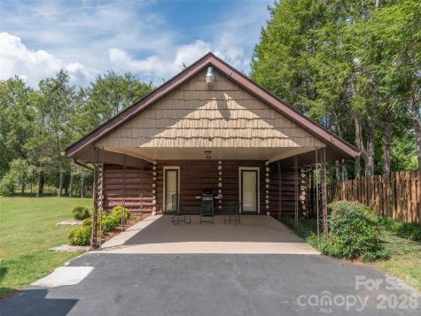 169 N Serpentine Avenue Hot Springs NC 28743