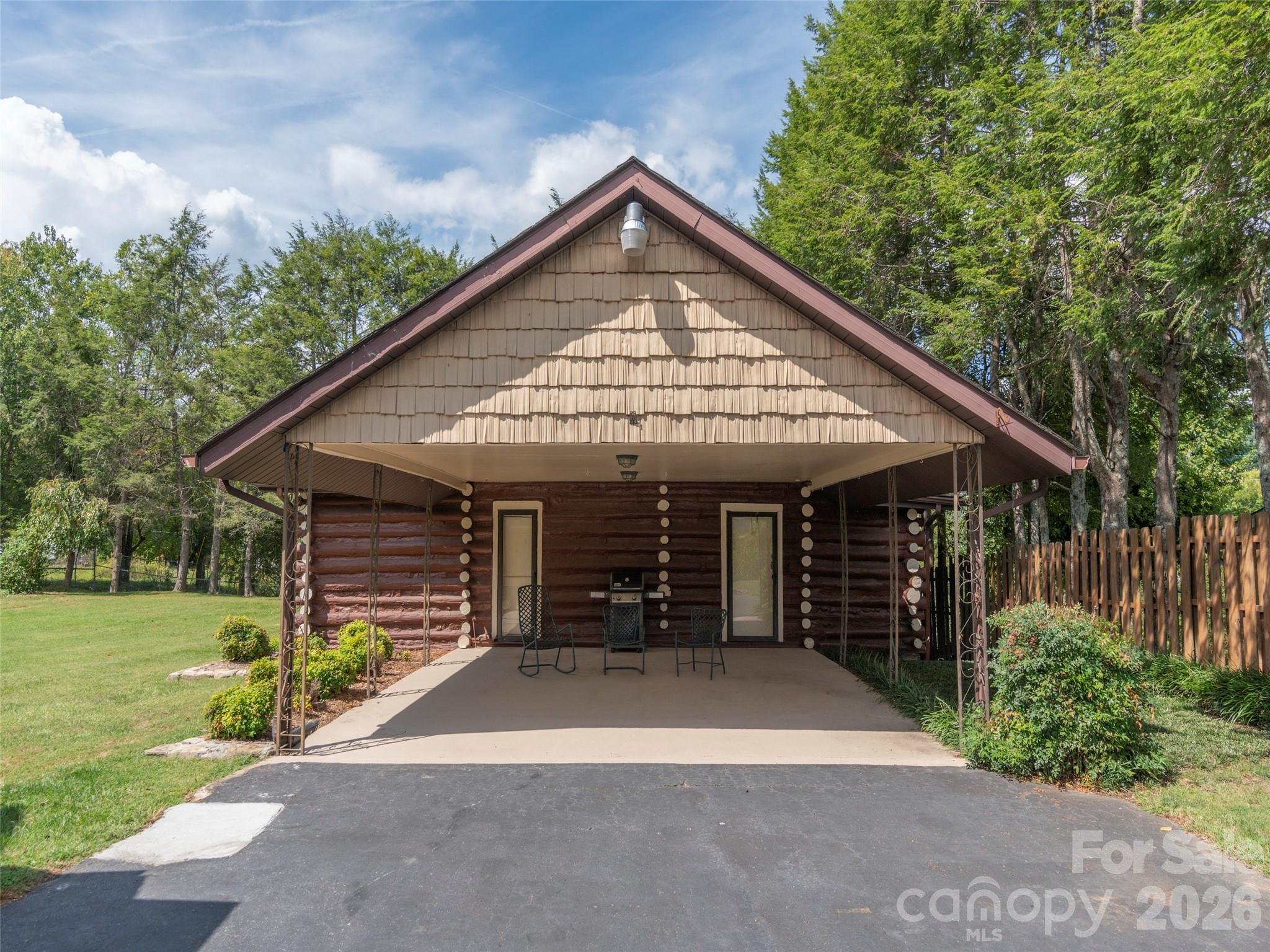 169 N Serpentine Avenue Hot Springs NC 28743