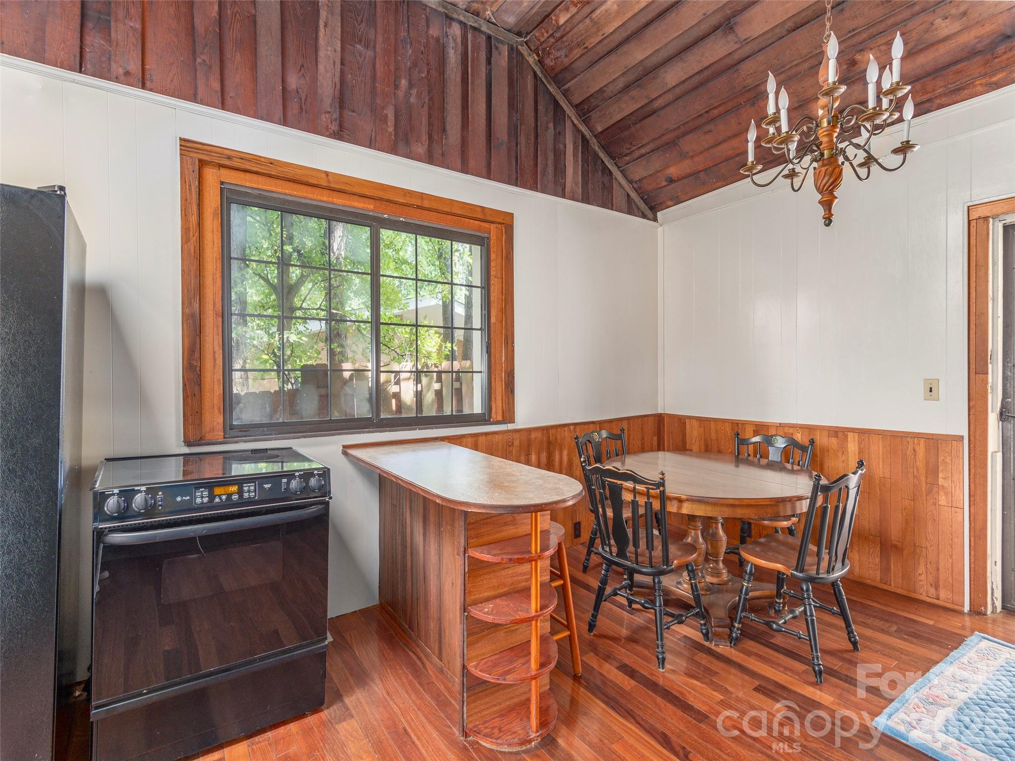 169 N Serpentine Avenue Hot Springs NC 28743