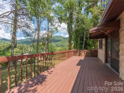 169 N Serpentine Avenue Hot Springs NC 28743