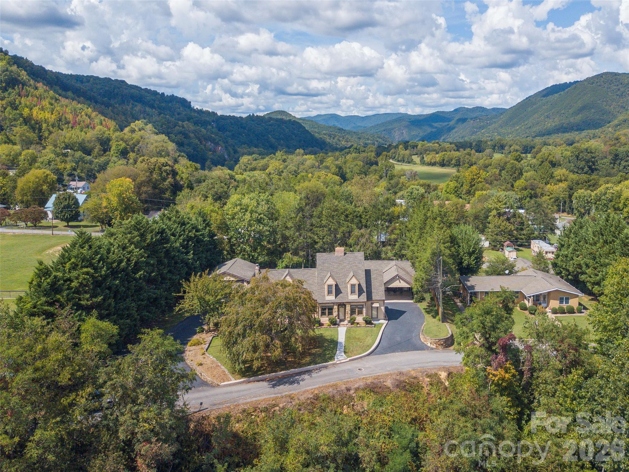 169 N Serpentine Avenue Hot Springs NC 28743