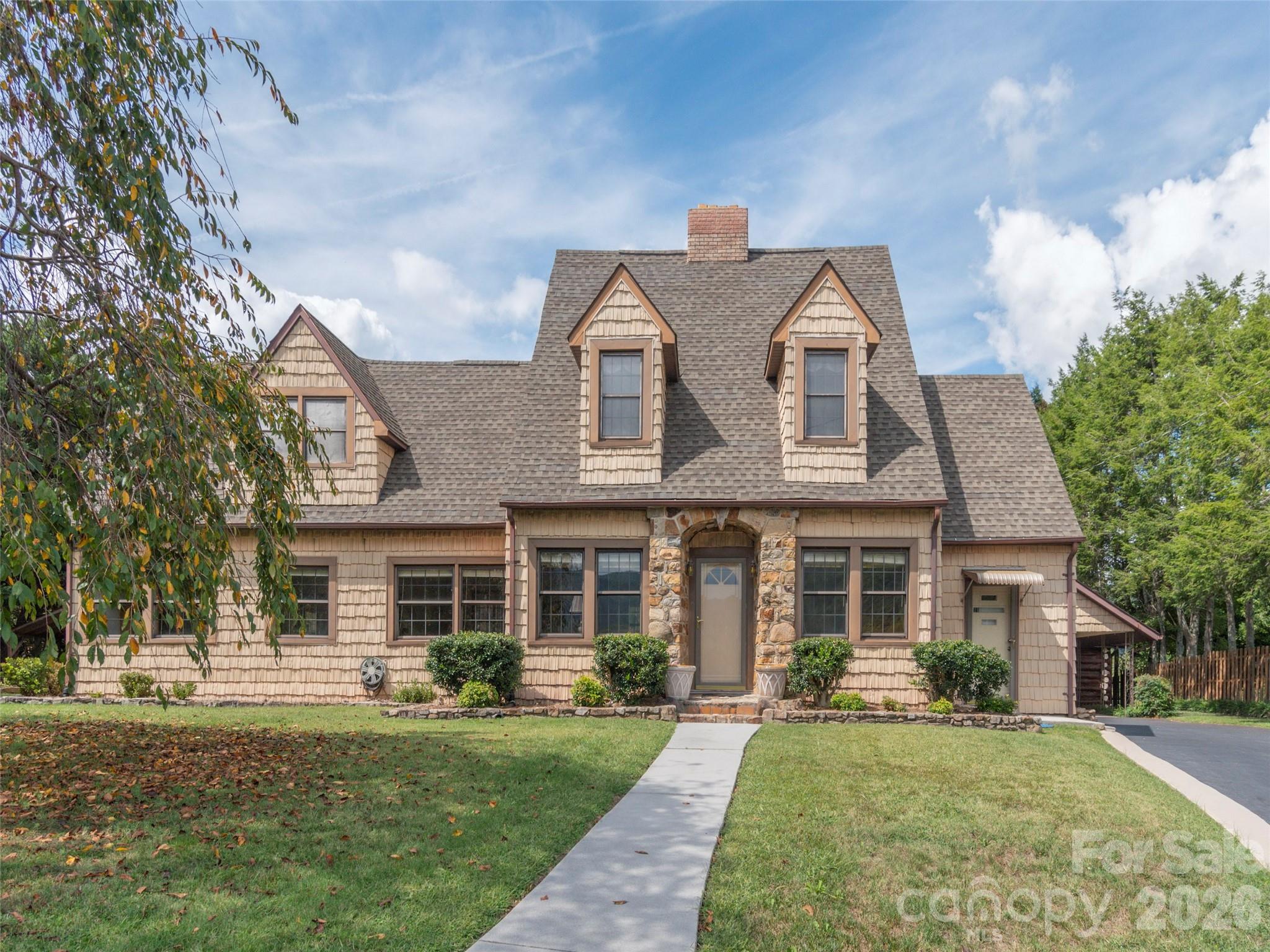 169 N Serpentine Avenue Hot Springs NC 28743