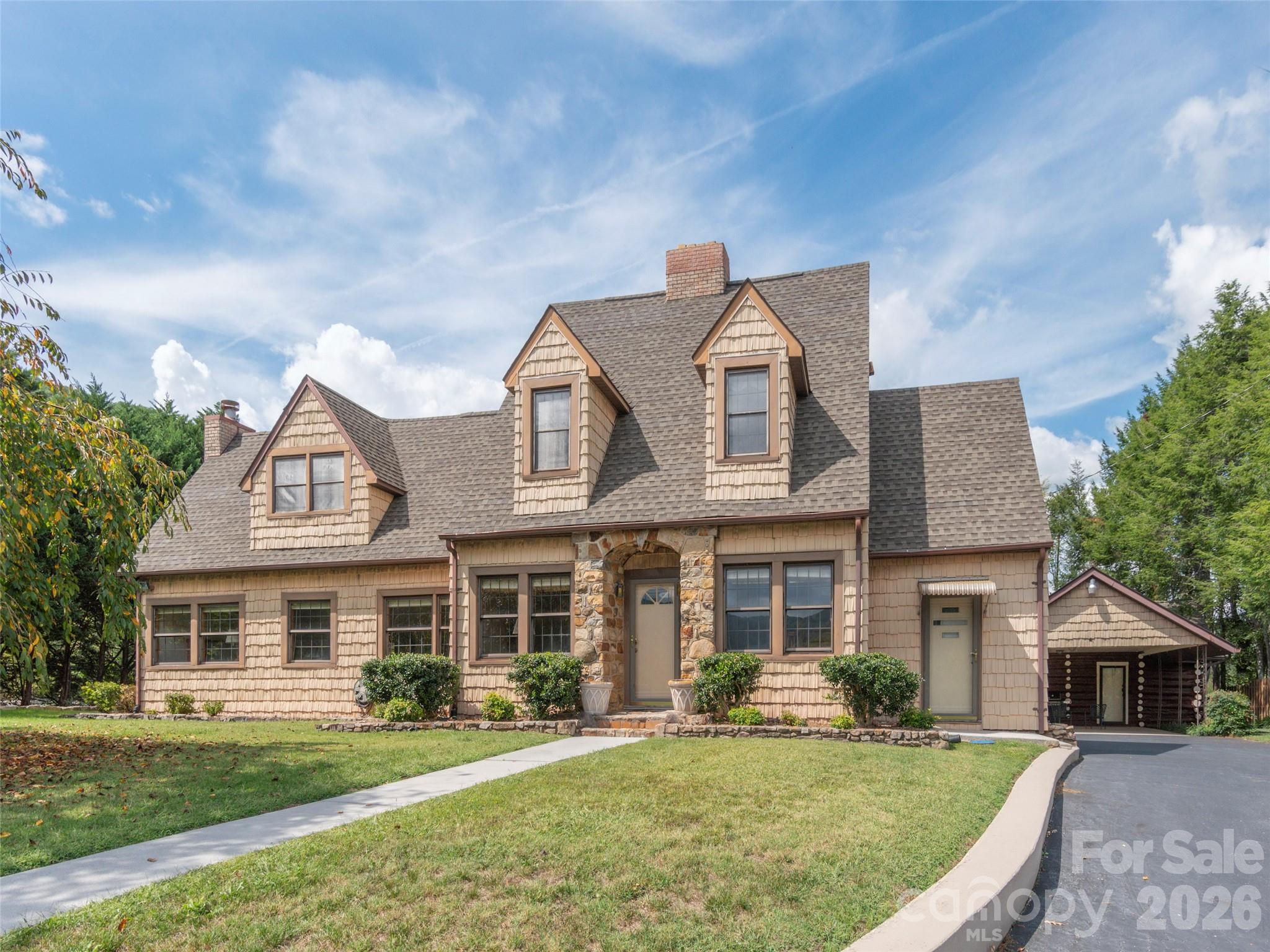 169 N Serpentine Avenue Hot Springs NC 28743
