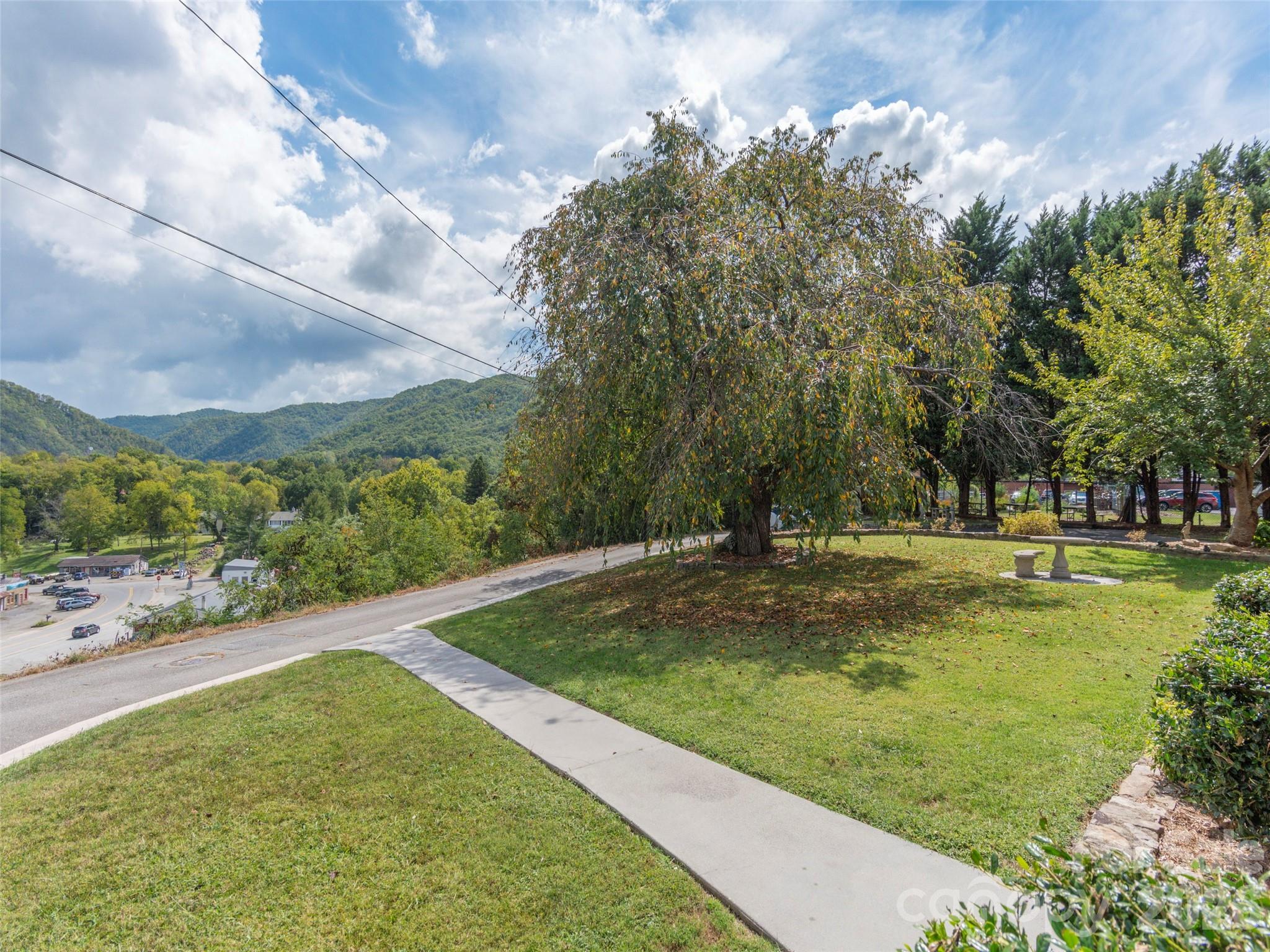 169 N Serpentine Avenue Hot Springs NC 28743