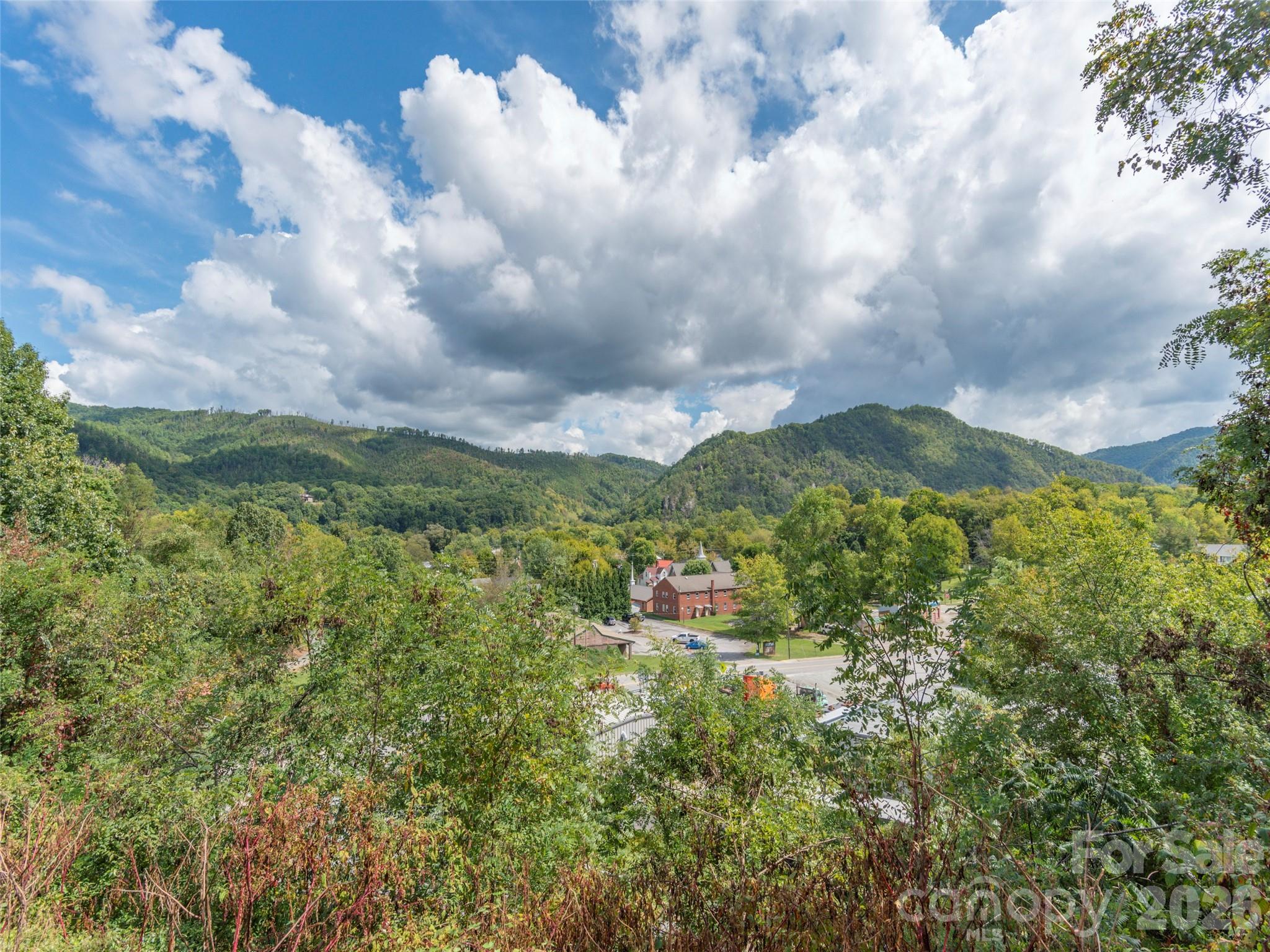 169 N Serpentine Avenue Hot Springs NC 28743