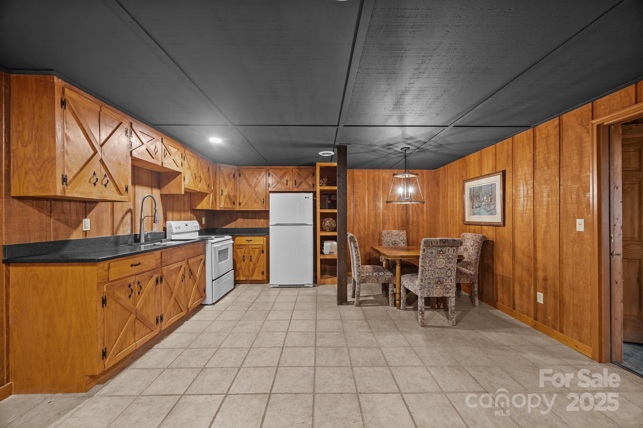 670 Barber Road Zirconia NC 28790