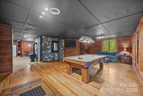 670 Barber Road Zirconia NC 28790