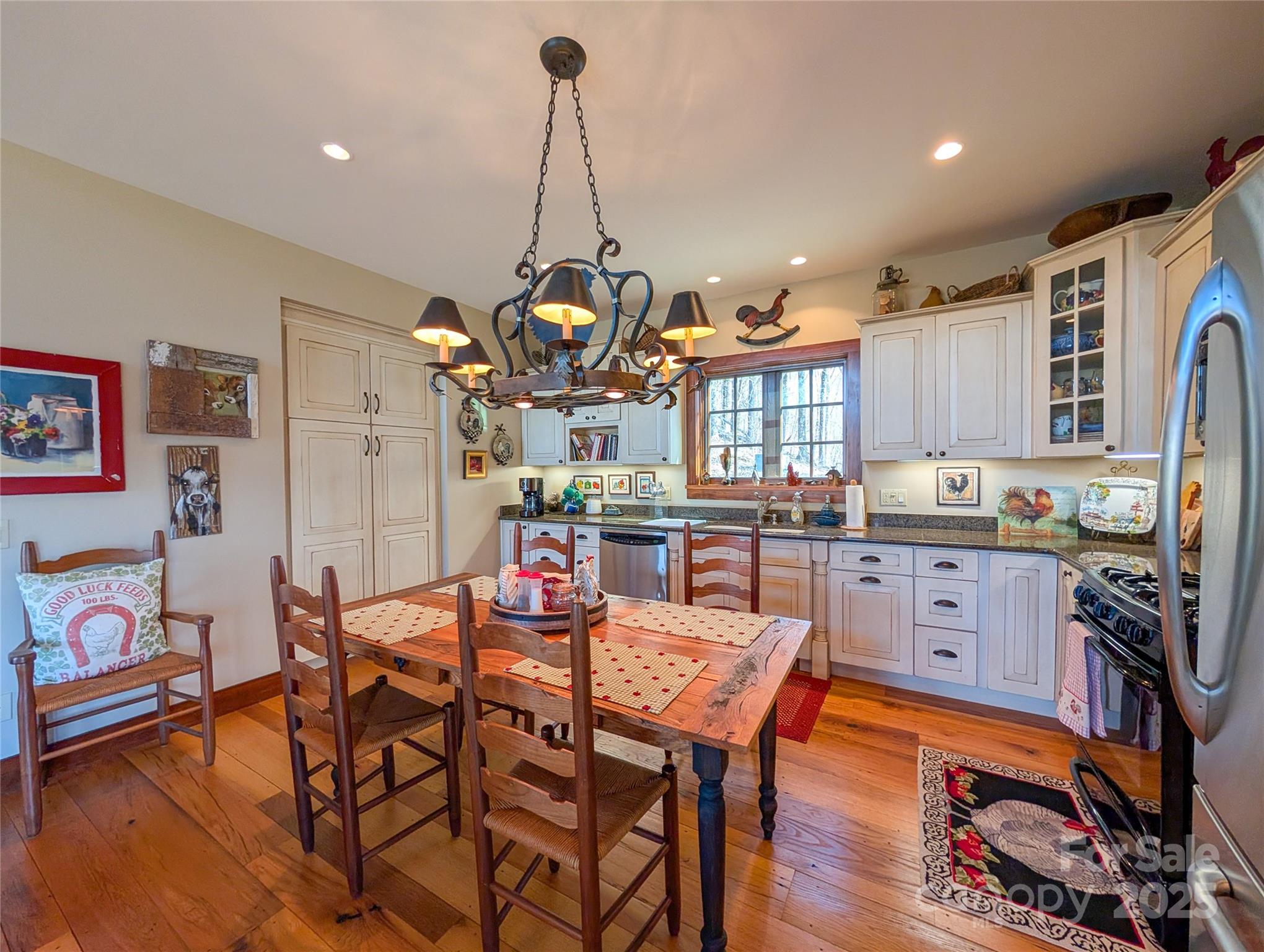 72 Pilgrims Lane Burnsville NC 28714