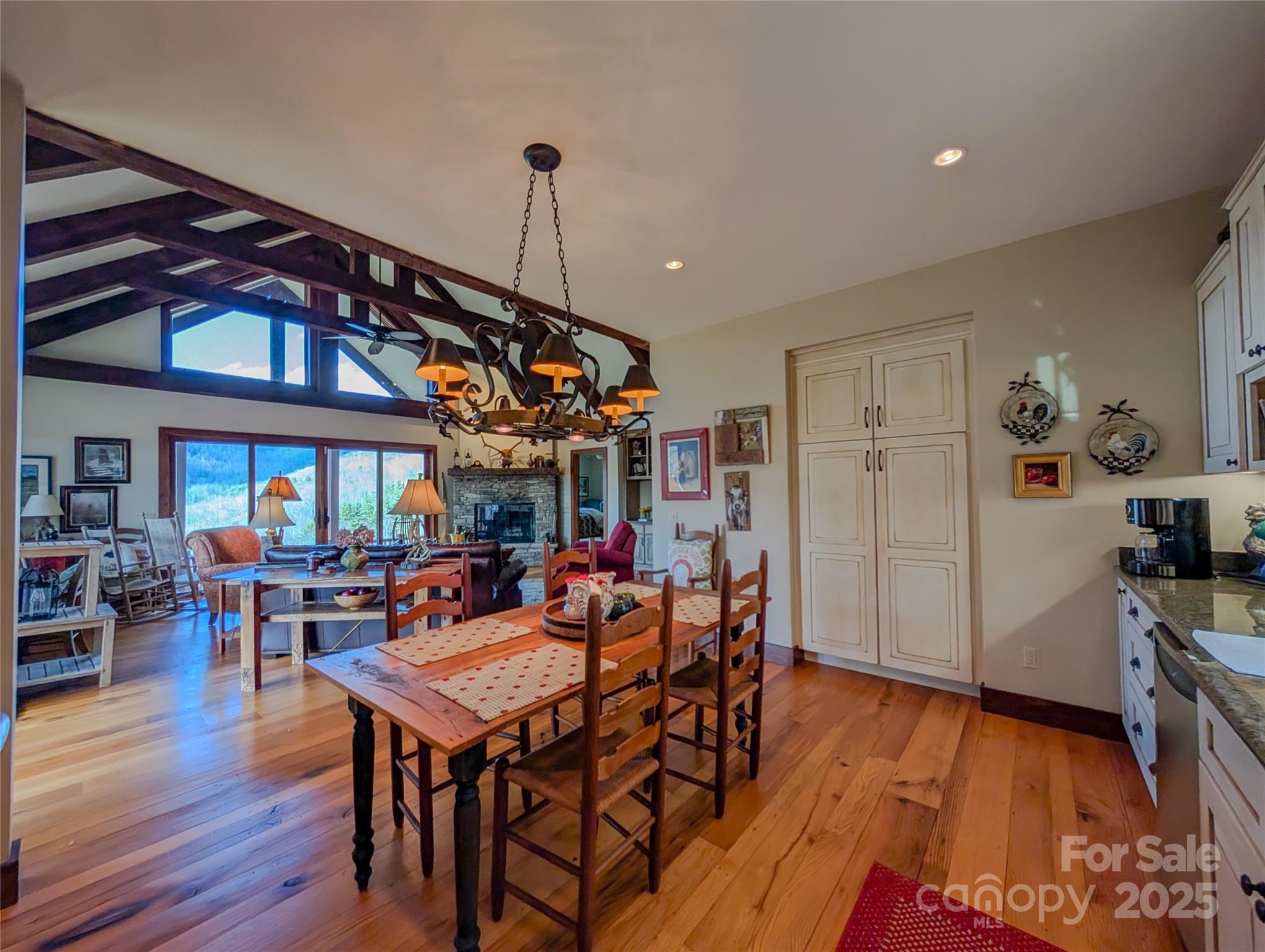 72 Pilgrims Lane Burnsville NC 28714
