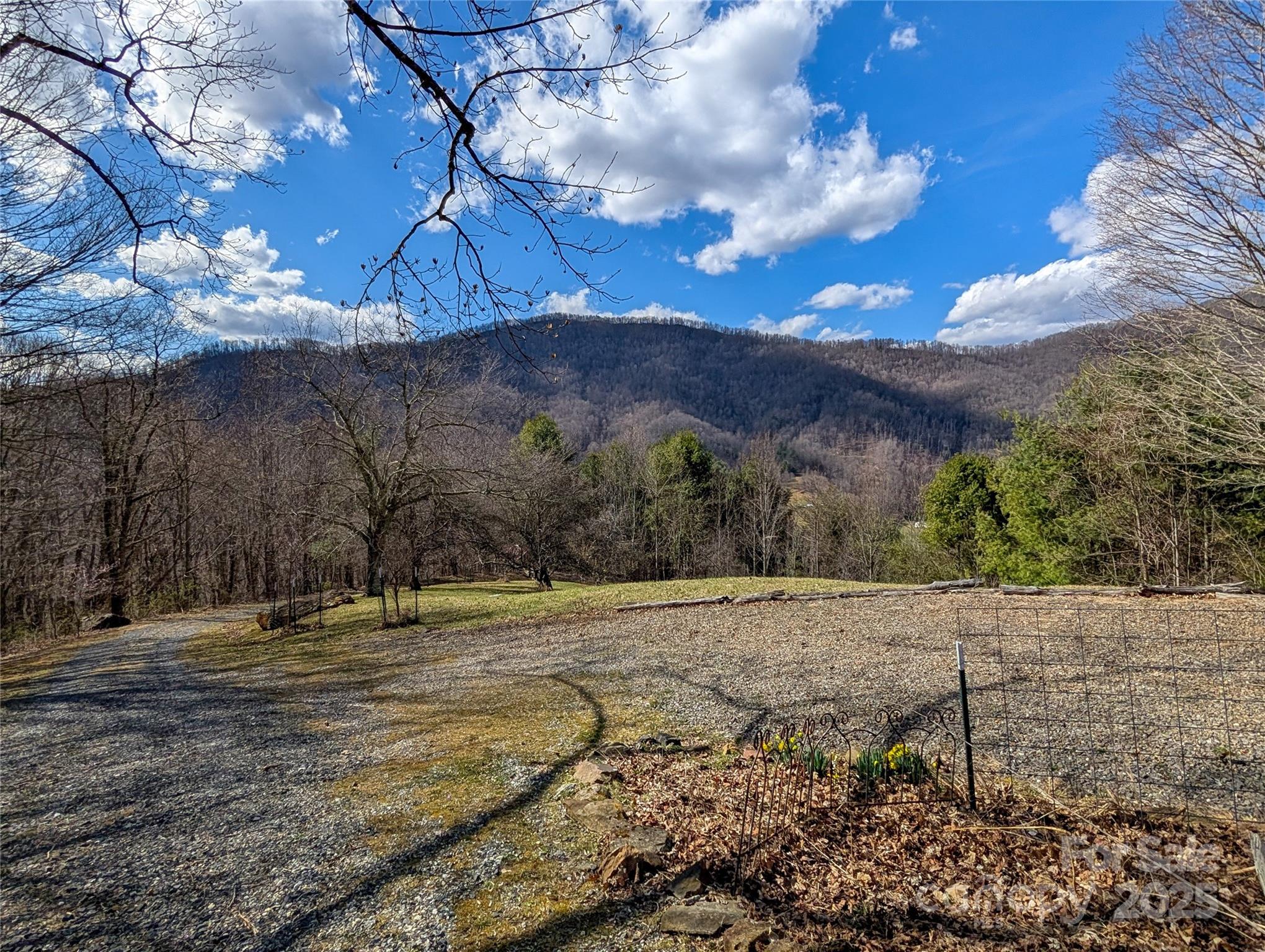72 Pilgrims Lane Burnsville NC 28714