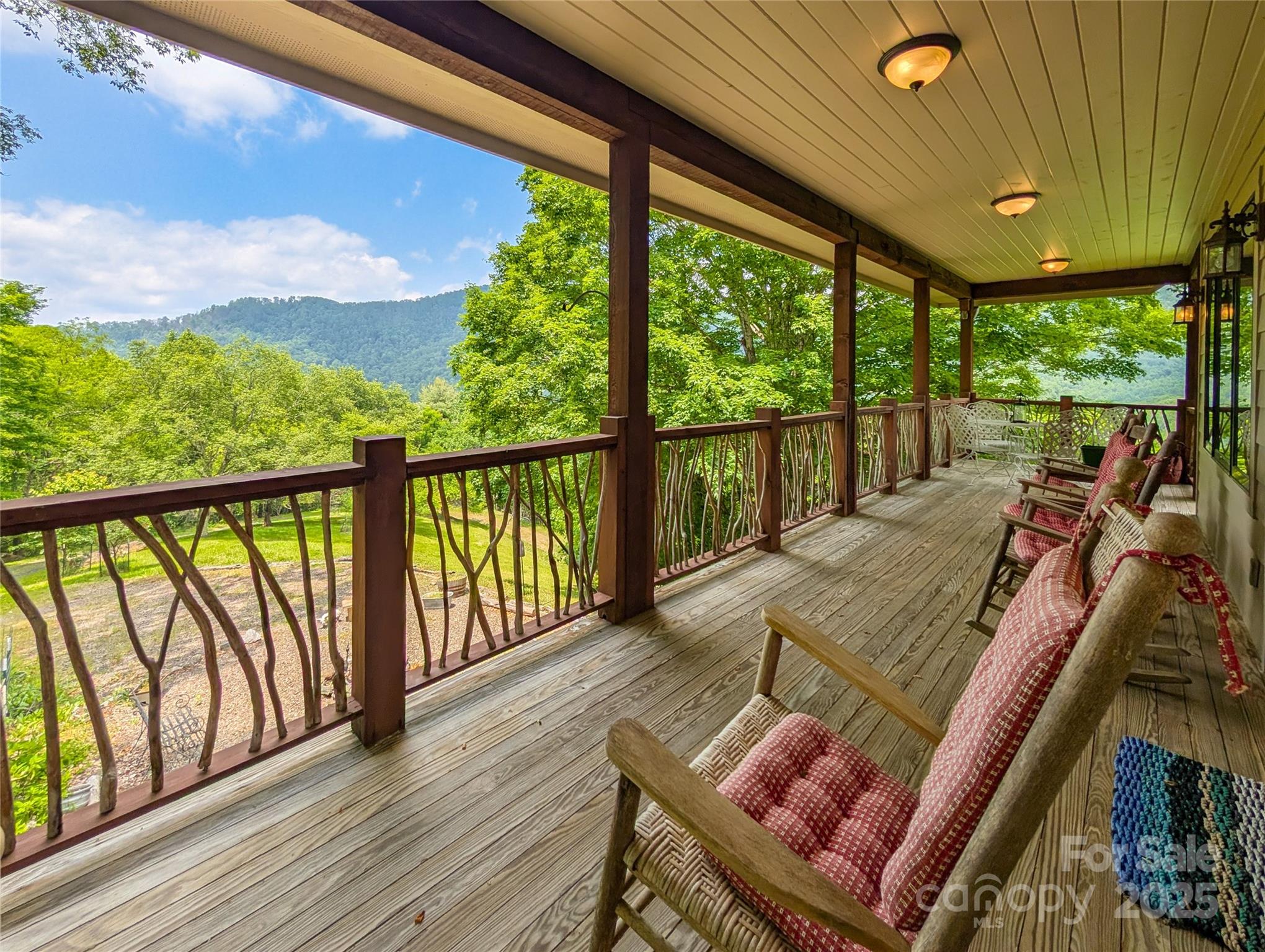 72 Pilgrims Lane Burnsville NC 28714