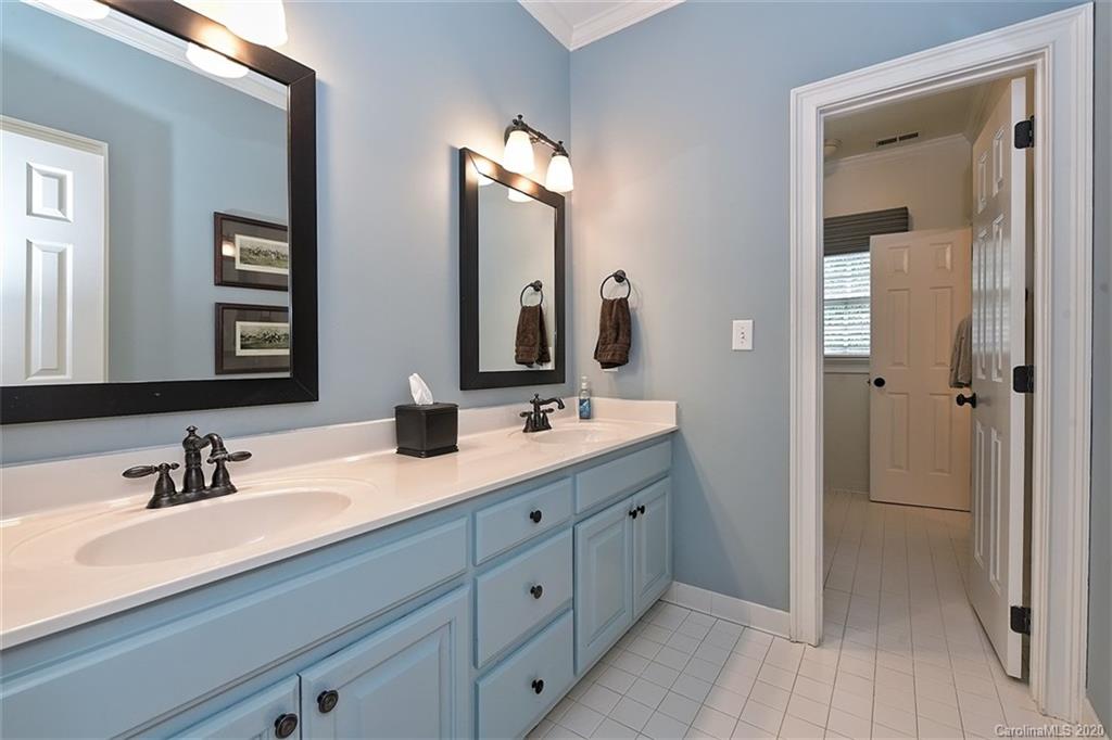 6111 Providence Glen Road Charlotte NC 28270