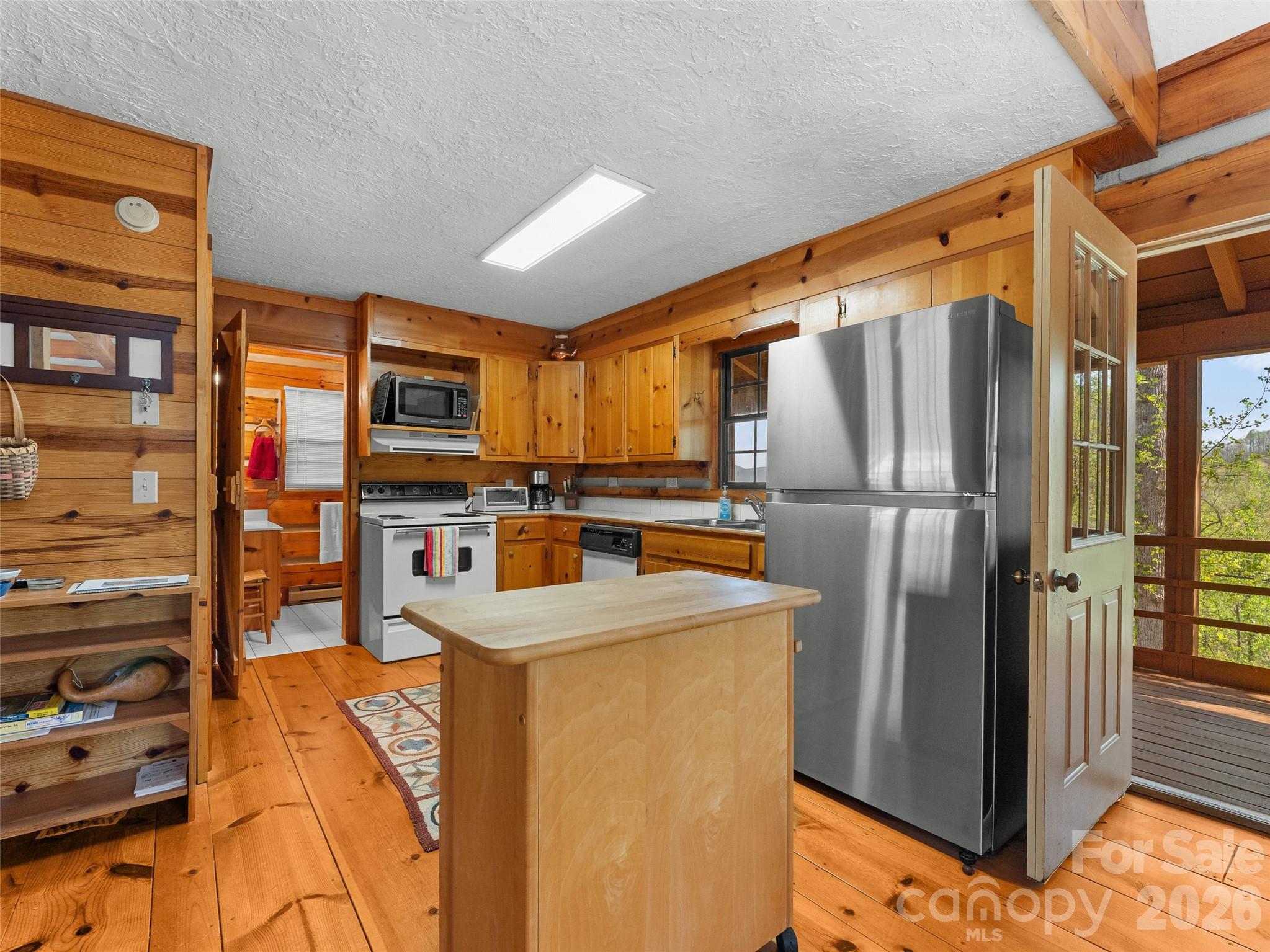 178 Tablerock Drive Saluda NC 28773