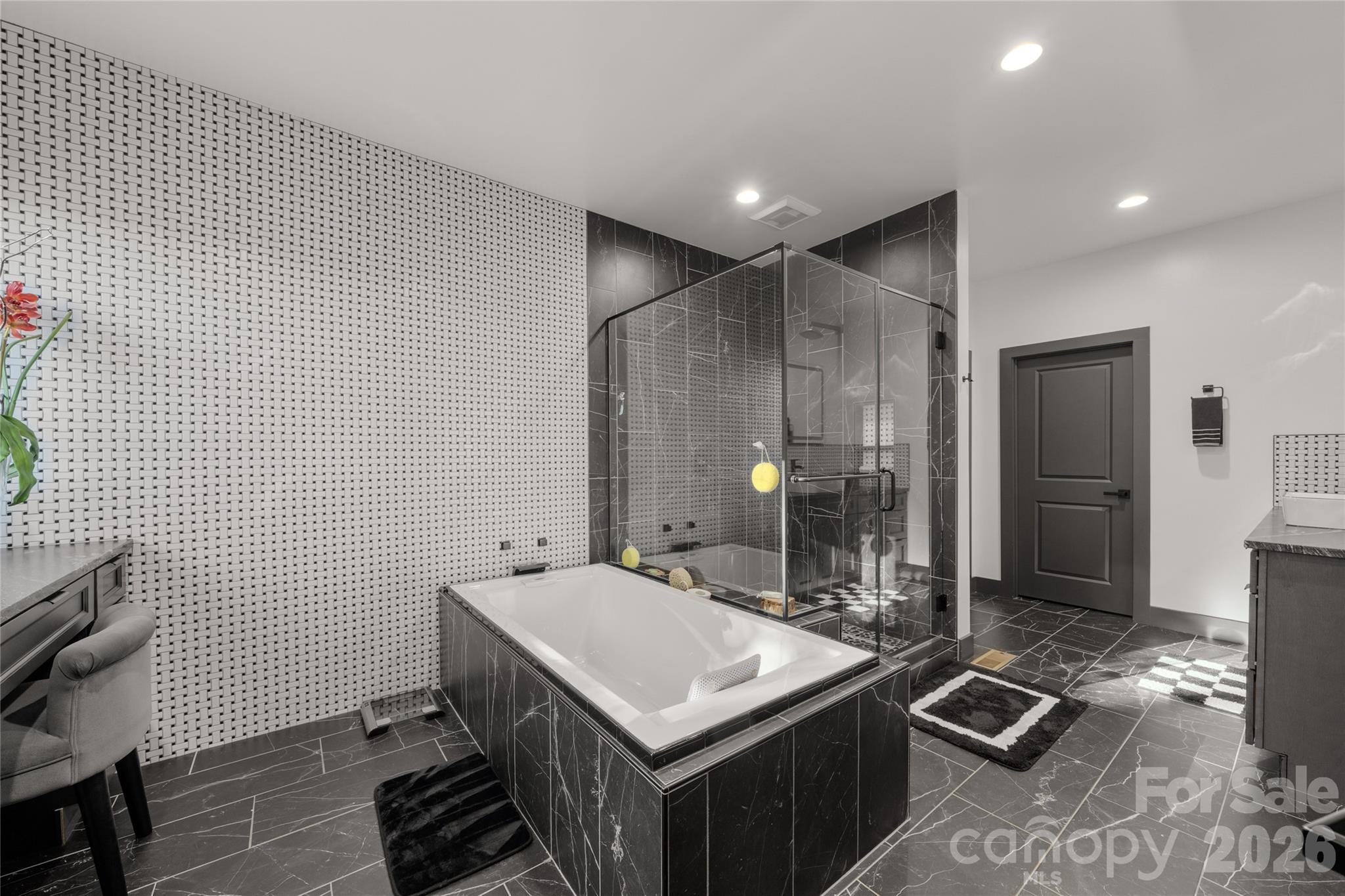 41 Ben Lippen School Road Asheville NC 28806