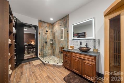 41 Ben Lippen School Road Asheville NC 28806