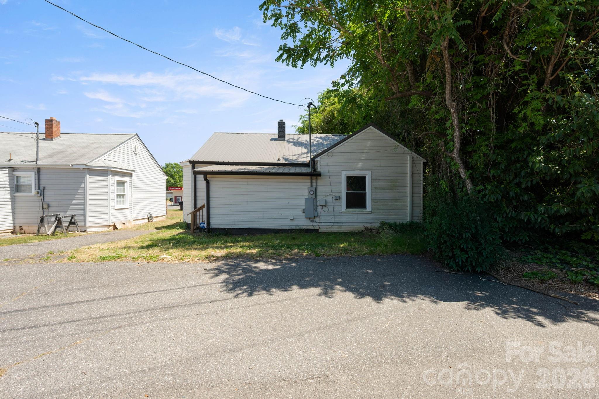 136 S Broadway Street Forest City NC 28043