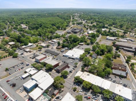 136 S Broadway Street Forest City NC 28043