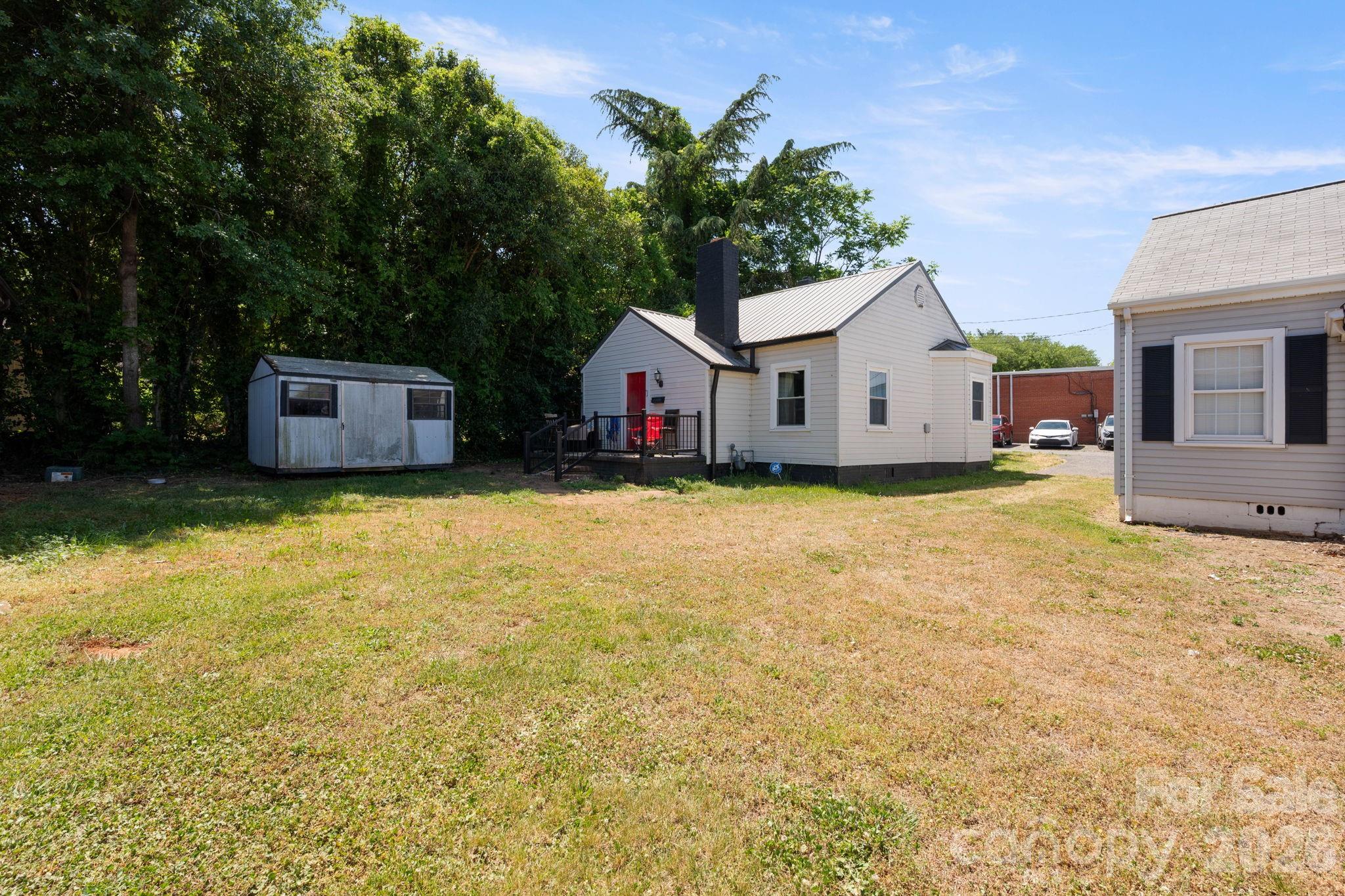 136 S Broadway Street Forest City NC 28043