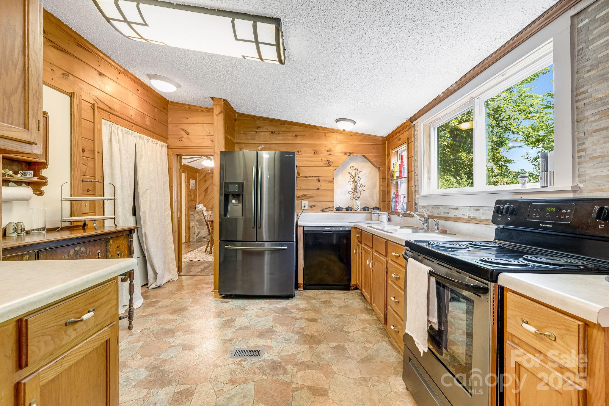 19 Timbers Edge Lane Fairview NC 28730