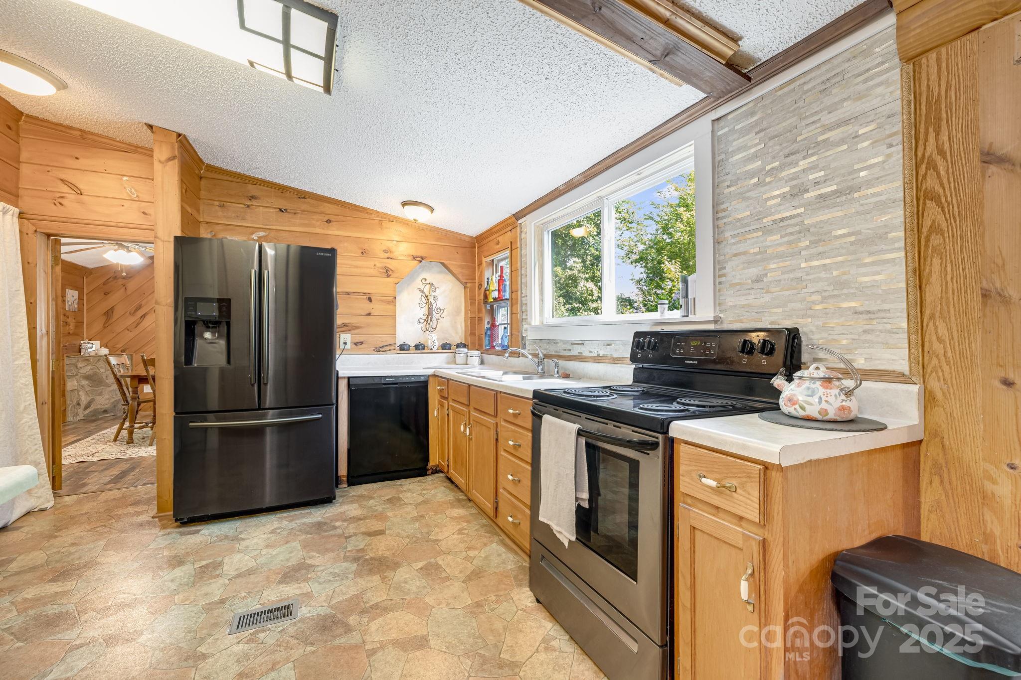 19 Timbers Edge Lane Fairview NC 28730