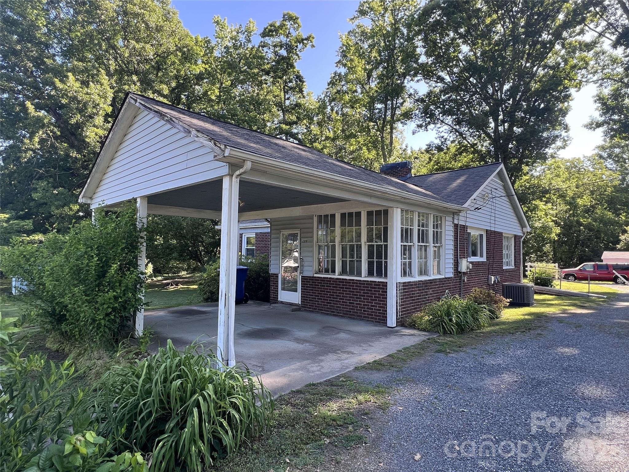 209 S Roxford Road Kings Mountain NC 28086
