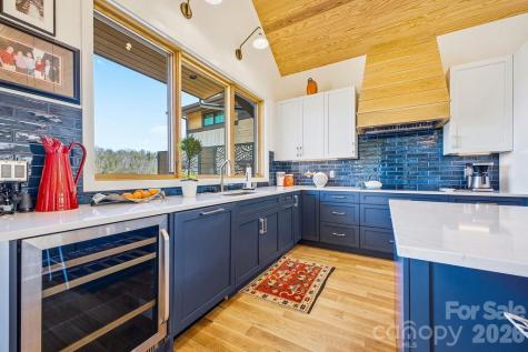 6 River Run Asheville NC 28804