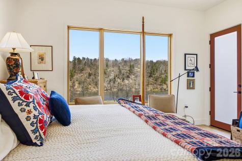 6 River Run Asheville NC 28804