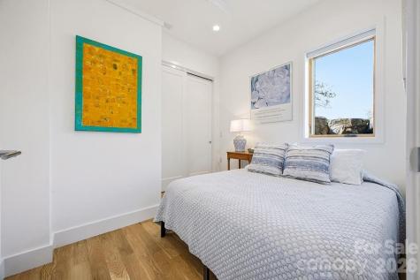 6 River Run Asheville NC 28804